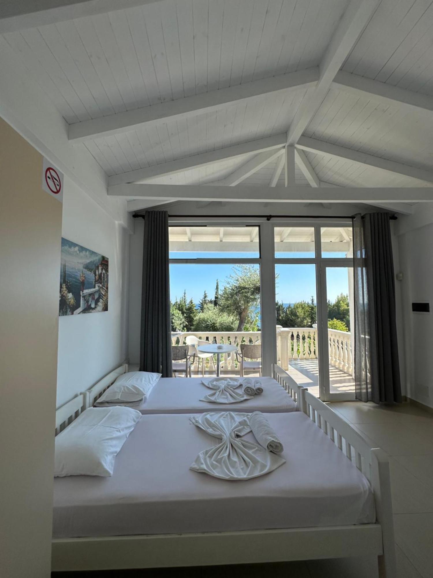 Essos Villas Dhërmi Екстериор снимка
